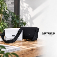 LEFTFIELD 方形迷你郵差包｜韓國製帆布側背包 附吊掛收納包 NO.LF2000