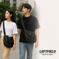 LEFTFIELD 韓國製 簡約純黑抽繩斜背包｜男女通用日常百搭包 NO.LF2051H