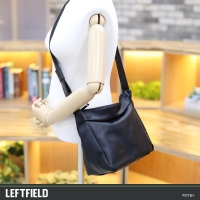LEFTFIELD輕質皮革側背包｜韓國製 超輕量中性斜背 NO.LF2010