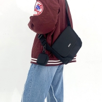 LEFTFIELD 韓製防潑水迷你側背包｜附吊掛收納包 郵差包 男女通用 NO.LF352