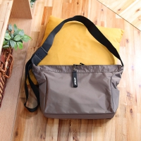 LEFTFIELD 韓製防潑水側背包｜大容量A4可放 男女通用通勤包 NO.LF1194