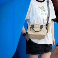 Qminica 女用多功能雙層斜背包｜輕便防潑水大容量手提單肩包 NO.QM069